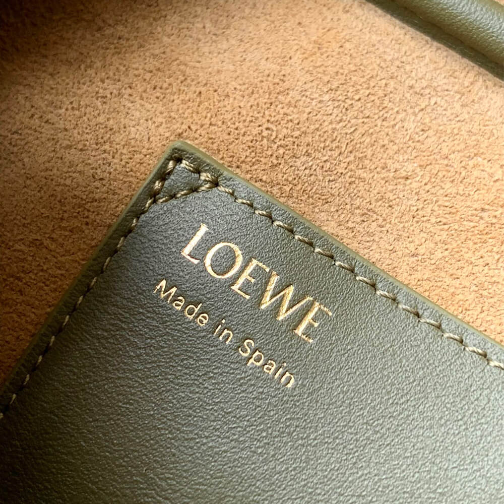 LOEWE Amazona 23 Cropped bag in nappa calfskin(HIGH-END GRADE)