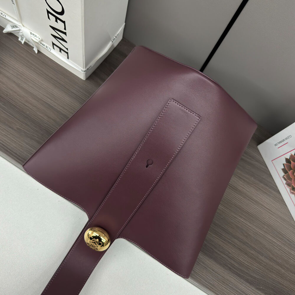 LOEWE Medium Pebble bucket in smooth calfskin(high-end grade)