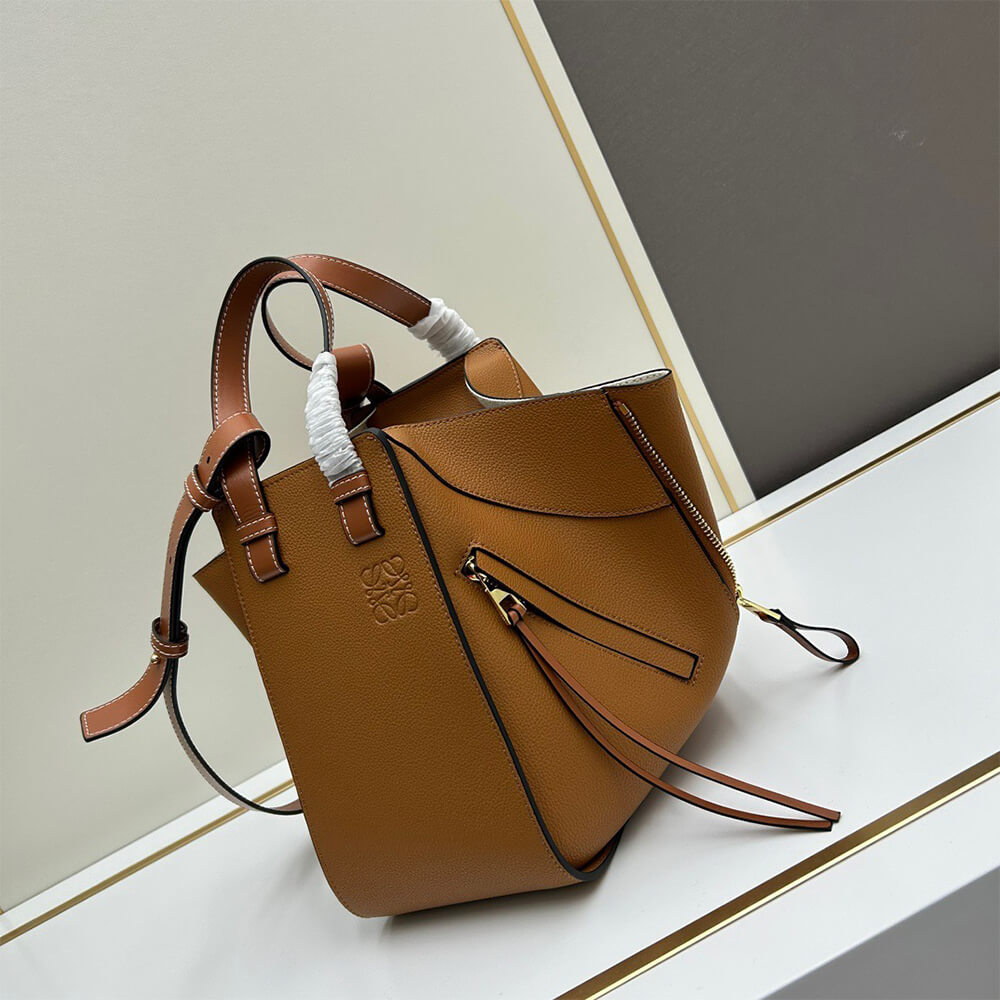 Small Hammock bag in soft grained calfskin