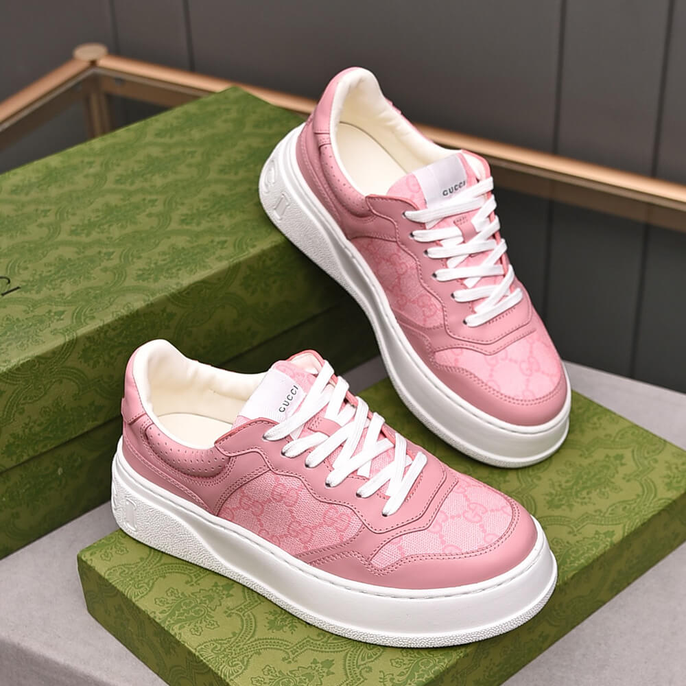 GUCCI Chunky B leather sneakers