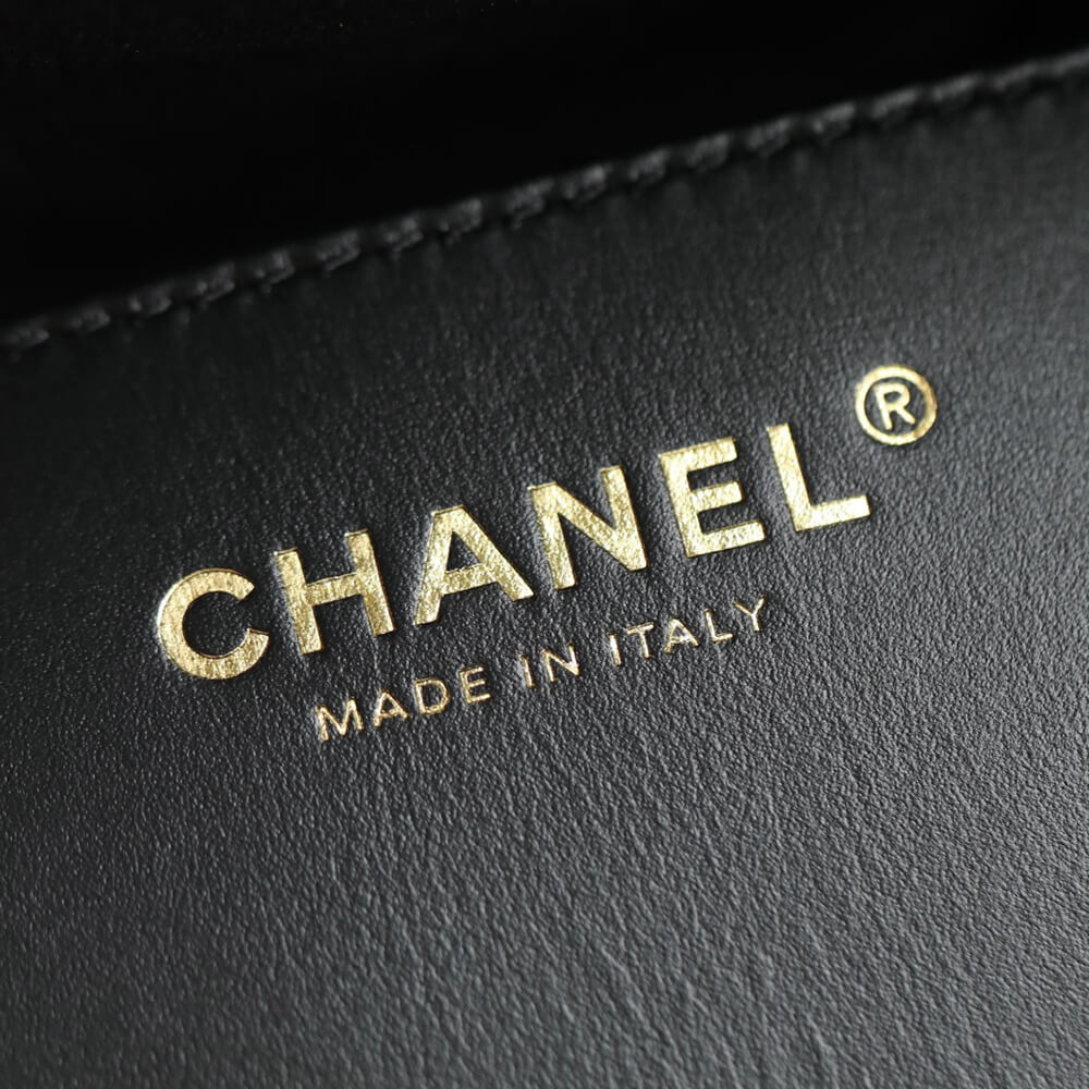 CHANEL 25 Medium Handbag(tax-free Grade)