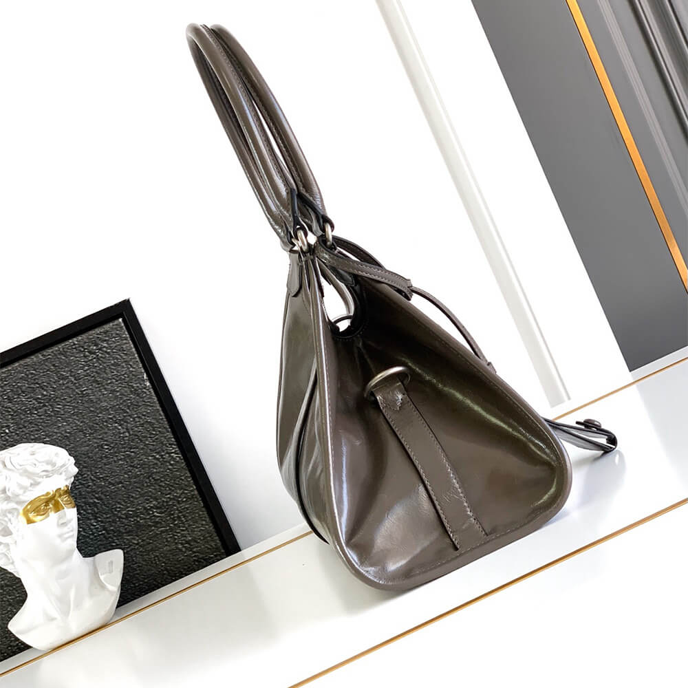 Prada Medium leather tote bag(high-end grade)