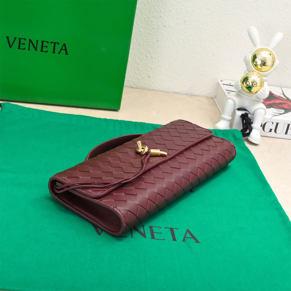 Bottega Veneta Andiamo Clutch(HIGH-END GRADE)