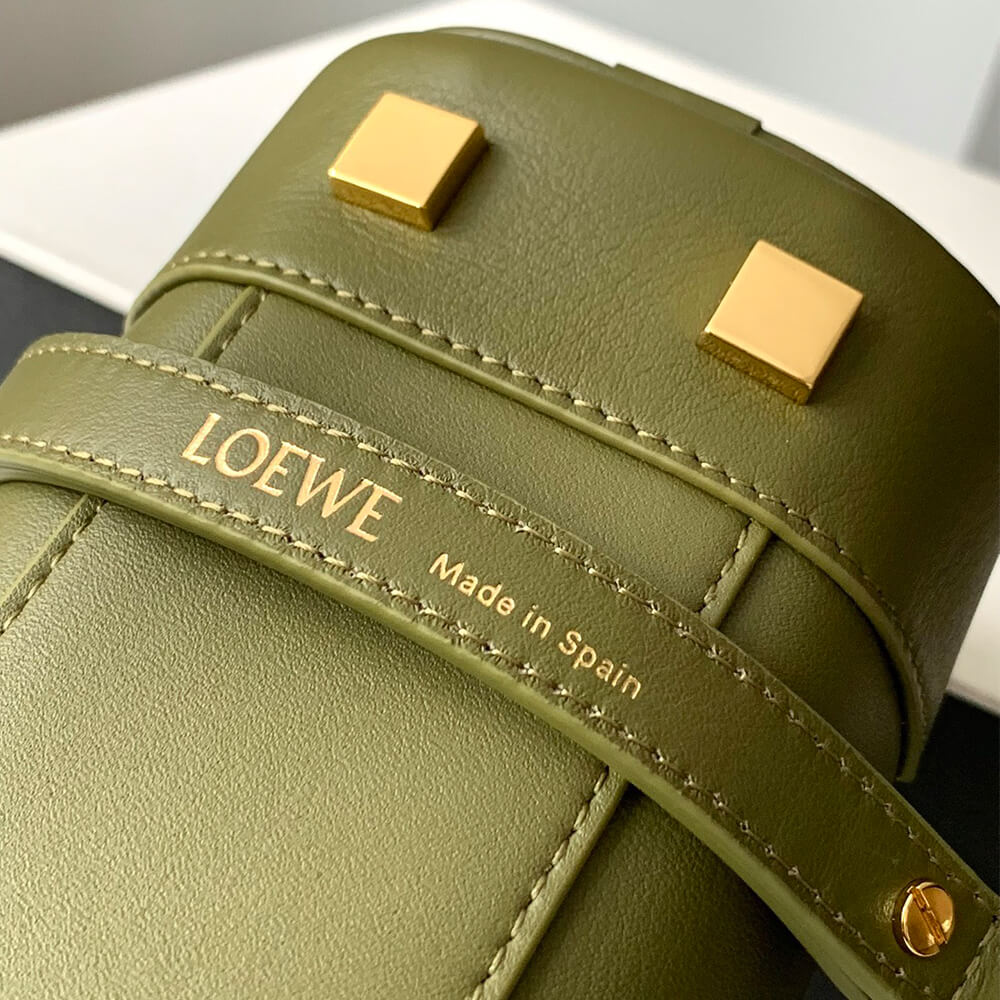 LOEWE Amazona 23 Cropped bag in nappa calfskin(HIGH-END GRADE)