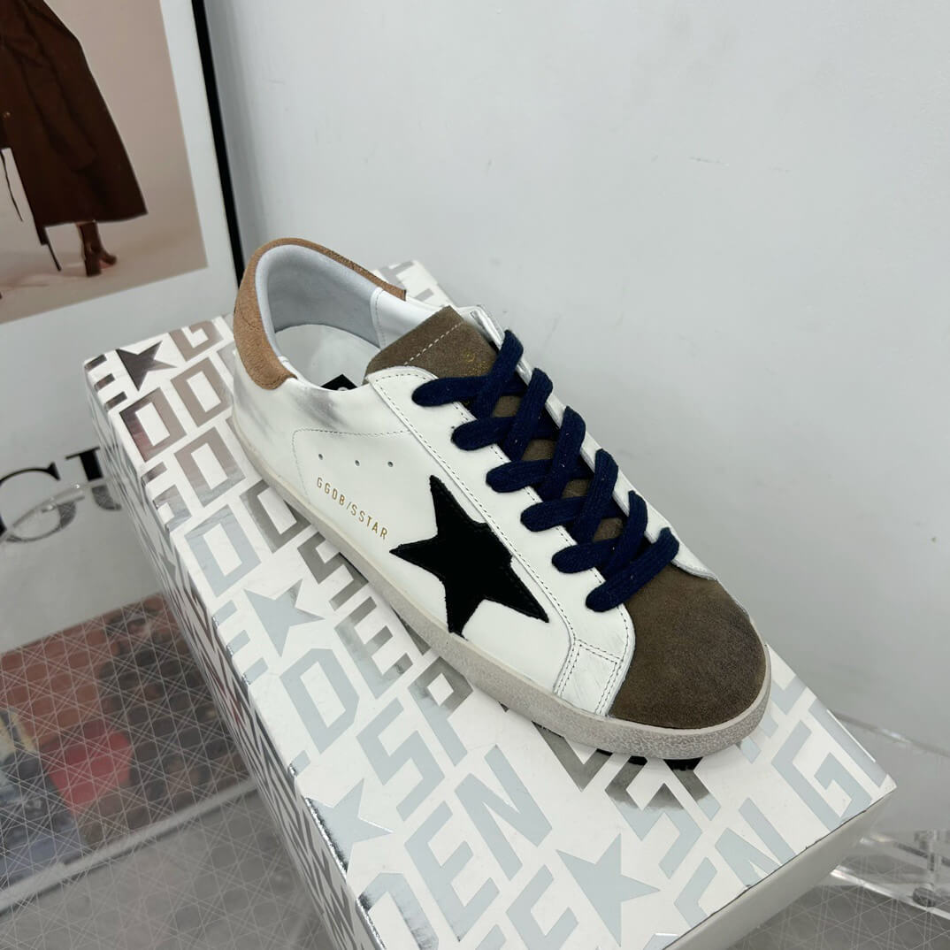 Golden Goose Sneakers